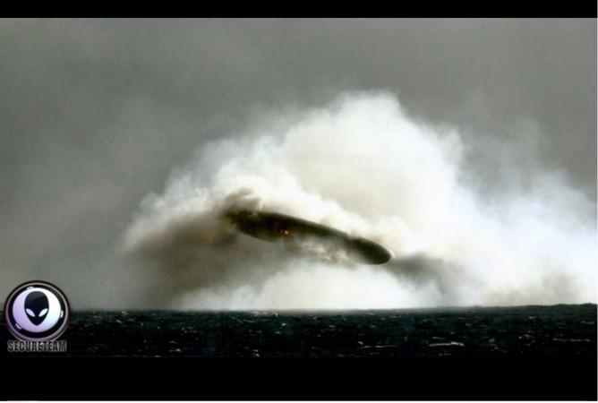 There have been instances of UFO sightings, not just in the skies but even under water! ufo, spotted, strange, mystery, underwater, NUFORC, US, navy,