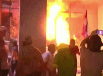 Angry rioters set Paraguays Congress on fire