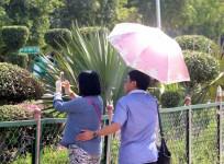 heat wave, hot temperature, rising temperature, hot conditions, temperature soaring, summer, sun stroke, weather, climate, tourism, fta, foreign tourists in india