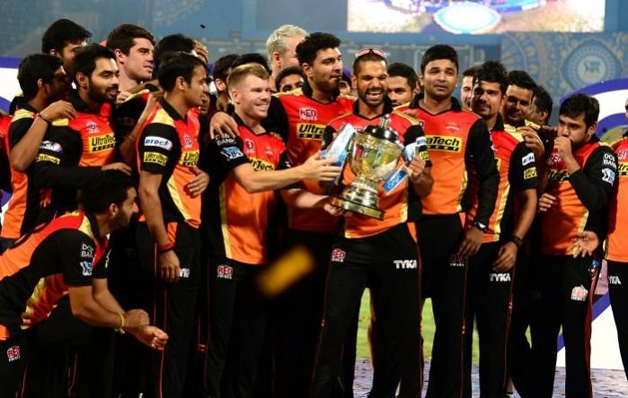 Sunrisers Hyderabad, trophy, IPL 2016, David Warner, Shikhar Dhawan