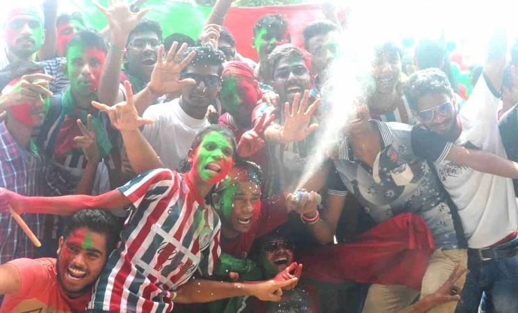 Mohun Bagan fans mohun bagan, east bengal