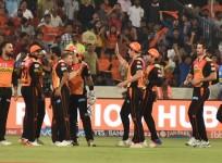Sunrisers Hyderabad, David Warner, Henriques, Cutting, IPL 2017, RCB