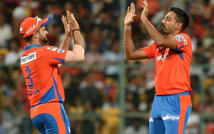 Suresh Raina and Dhawal Kulkarni Suresh Raina, Dhawal Kulkarni, Gujarat Lions, KKR, IPL