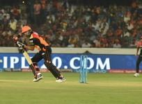Yuvraj Singh, IPl 2017, SRH, Yuvraj Singh dance, Shikhar Dhawan dance
