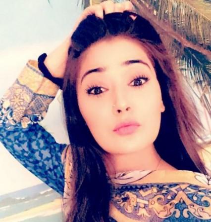 Sara Khan Sara Khan