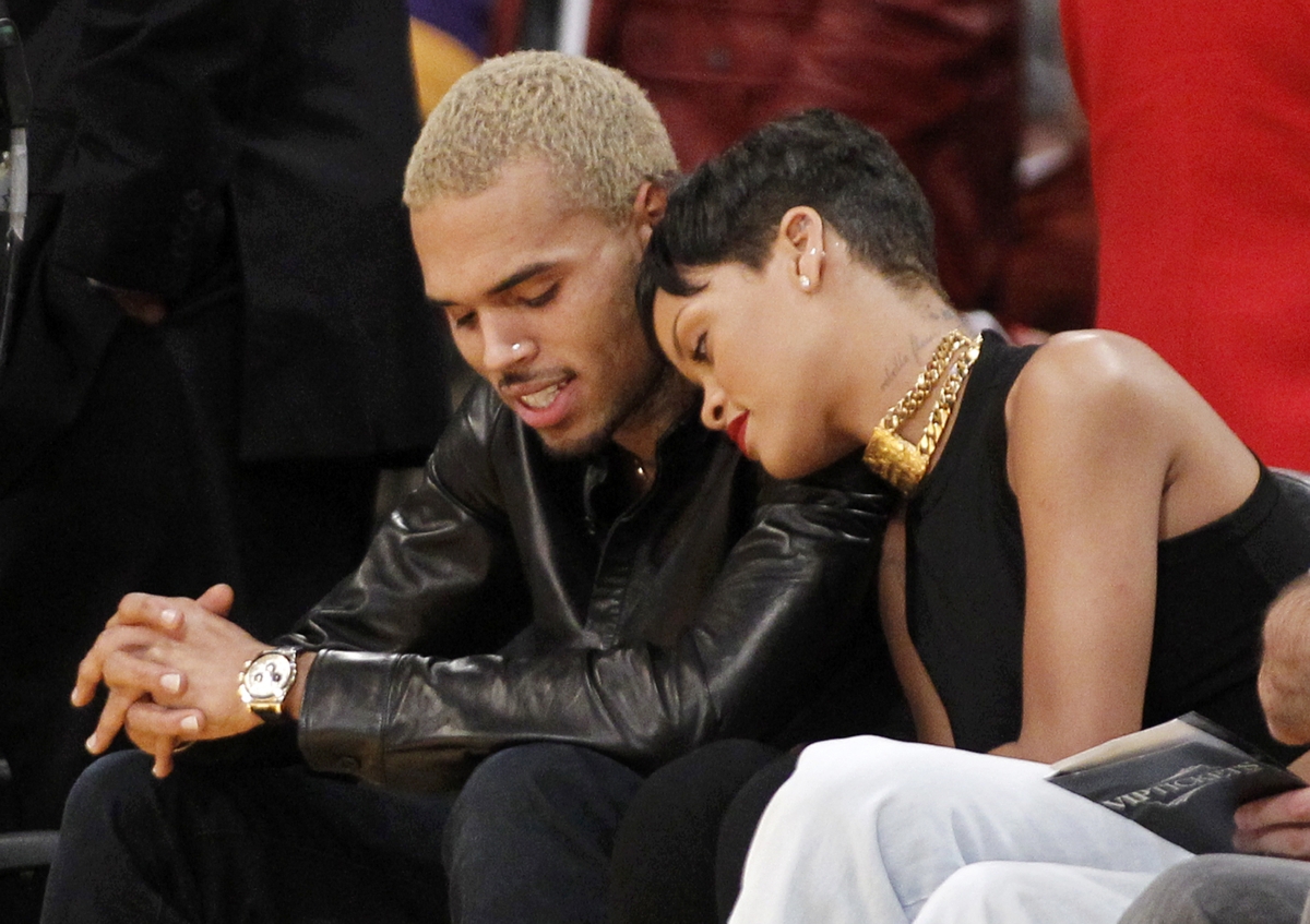 Rihanna, émue, se confie sur son histoire avec Chris Brown