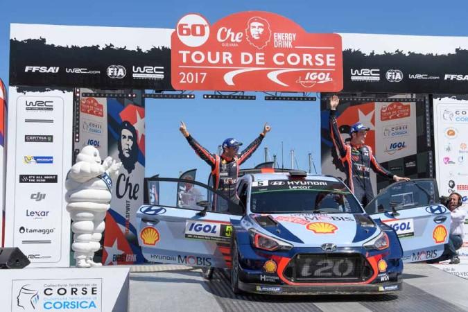 Thierry Neuville and his co-driver celebrating win at Tour de Corse 2017 Tour de Corse, WRC, Thierry Neuville