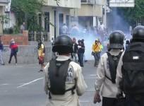 Violent clashes between Anti-Maduro protesters and police in Caracas