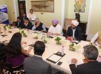 punjab cm amrinder singh, amrinder singh meets mumbai industrialists, punjab cm seeks investments, punjab cm woos industrialists