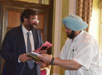 punjab cm amrinder singh, amrinder singh meets mumbai industrialists, punjab cm seeks investments, punjab cm woos industrialists