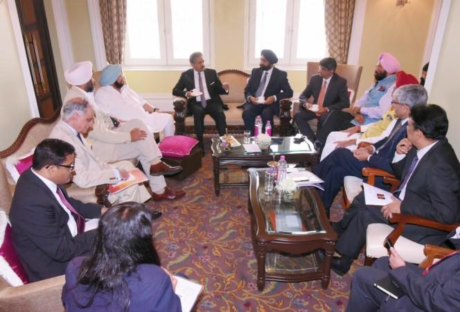 Punjab Chief Minister Captain Amarinder Singh during a meeting with Mahindra & Mahindra chairman Anand Mahindra in Mumbai punjab cm amrinder singh, amrinder singh meets mumbai industrialists, punjab cm seeks investments, punjab cm woos industrialists