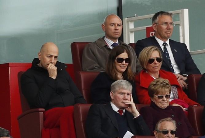 Ivan Gazidis (L) isn't endearing himself to the Arsenal fans Ivan Gazidis, Arsenal, board, chief executive, Arsene Wenger