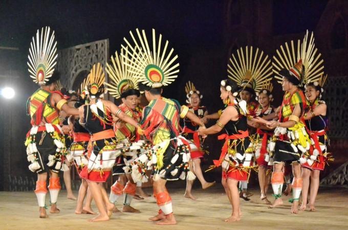 President Murmu urges tribal community to prioritise education of children tribal dance, adivasi, assam, northeast, indian culture, unity in diversity, nsd, national school of drama, tinsukia, meghalaya, manipur