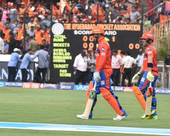 Jason Roy, Brendon McCullum. Brendon McCullum, Jason Roy, IPL 2017, Gujarat Lions.