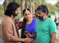 SS Rajamouli on Baahubali set