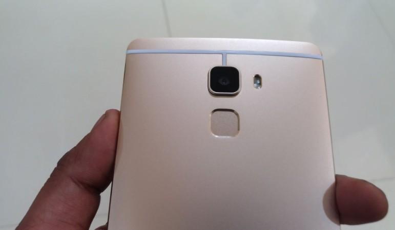 Oukitel U13 houses 16MP camera with dual-tone LED flash, auto focus and full HD video recording ability Oukitel U13, review, camera price, design, specifications, hands-on