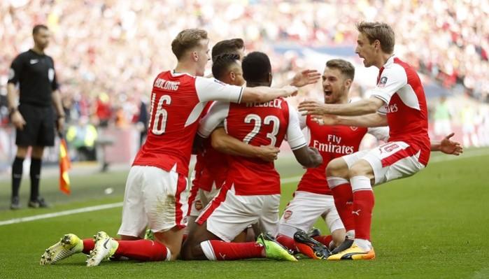 Arsenal players celebrate the winner scored by Alexis Sanchez, April 23, 2017 Alexis Sanchez, Arsenal, FA Cup, semifinal, Manchester City