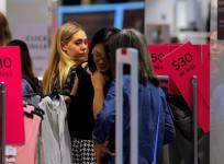 australia, amazon in australia, australian retailers to wage war on amazon, australian retail market