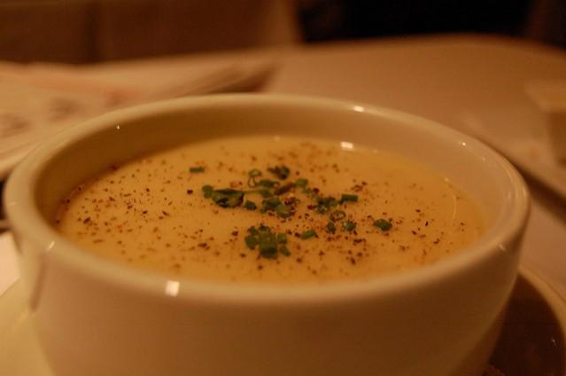 Light vegetable soups are a good option. Soup