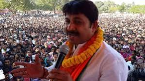 Tiwari promised a sum of over a lakh to AAP if they clear the Metro Phase IV Manoj Tiwari