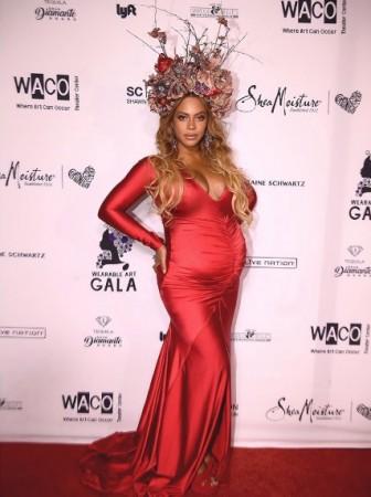 Beyonce at Wearable Art Gala in L.A. Beyonce at Wearable Art Gala in L.A.
