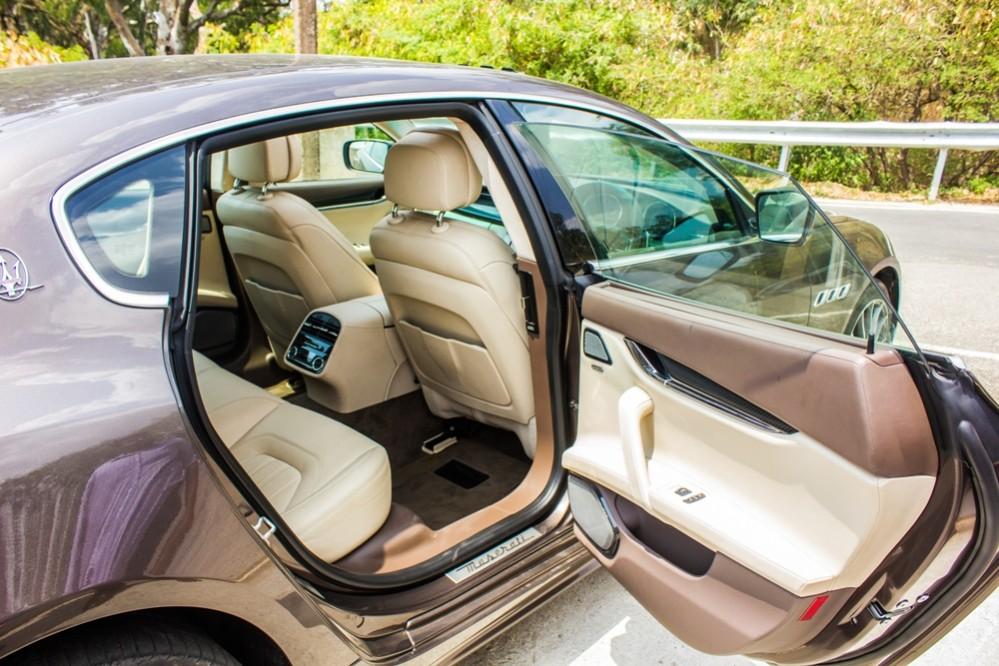 The rear seat comfort is on par with the Mercedes-Benz S-Class. Maserati Quattroporte