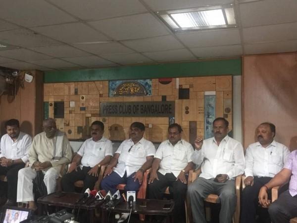 Karnataka State Government Employees Association office bearers led by its president BP Manjegowda holding a press conference to announce that they are not holding any protest on May 4. karnataka govt employees, ksgea, karnataka govt employees call off strike, salary hike for karnataka govt employees