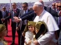 Pope Francis visits Egypt three weeks after deadly attacks on Copts