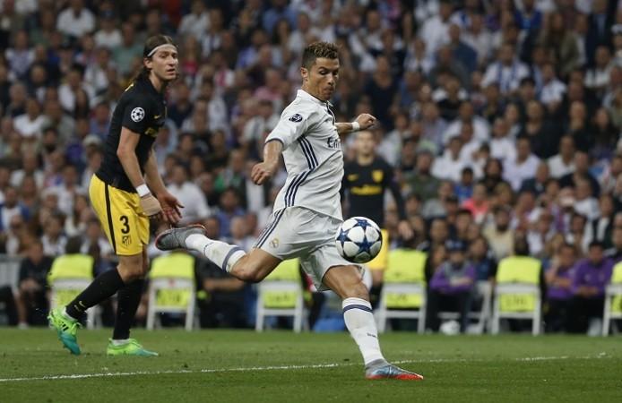 Cristiano Ronaldo scores his second goal, a brilliant strike into the top corner, May 2, 2017 Cristiano Ronaldo, Real Madrid, Filipe Luis, Atletico Madrid, UCL semifinals