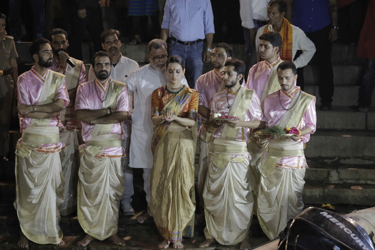 Kangana Ranaut at Dashwamedh ghat in Varanasi