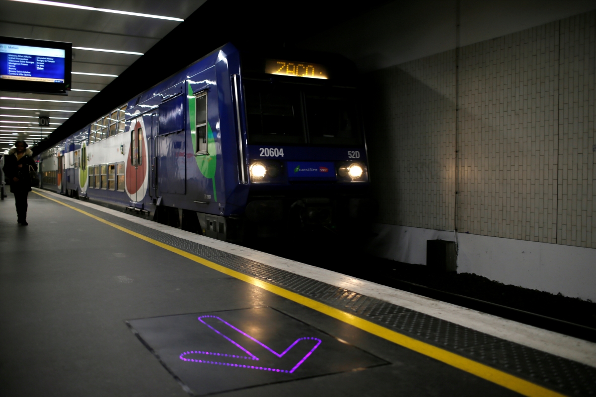 french elections 2017, french polls 2017, Élysée palace, centrist emmanuel macron, far right marine le pen, french economy, india france bilateral trade, paris fashion, fashion shows in paris