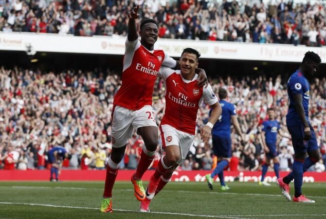 Danny Welbeck and Alexis Sanchez. Arsenal defeat Manchester United, Premier League results, Danny Welbeck, Granit Xhaka, Premier League, Arsene Wenger, Jose Mourinho, Arsenal vs Manchester United, Alexis Sanchez, Alex Oxlade-Chamberlain
