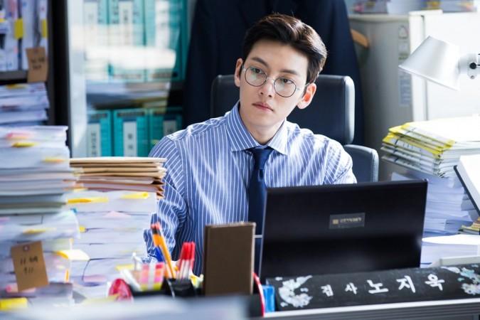 The K2 star Ji Chang Wook as Noh Ji Wook in SBS crime thriller Suspicious Partner. Suspicious Partner