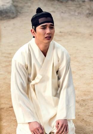 South Korean actor Yoo Seung Ho as Crown Prince Lee Sun in MBC drama Ruler Master Of The Mask. Ruler Master Of The Mask