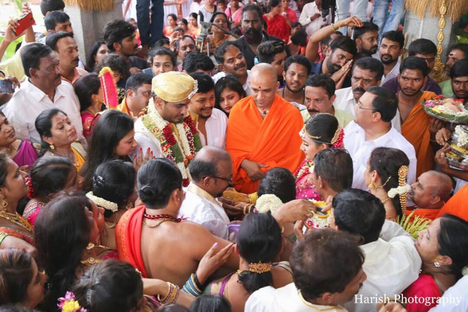 Here is a wedding photo of Amulya and Jagadish. Amulya Weds Jagadish