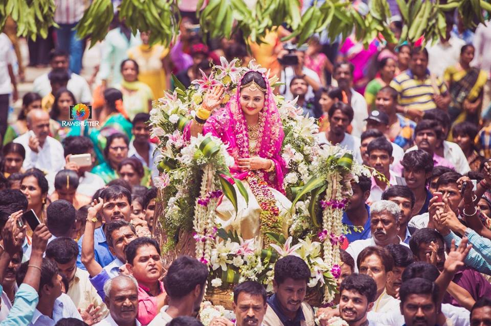 Here is a wedding photo of Amulya and Jagadish. Amulya Weds Jagadish