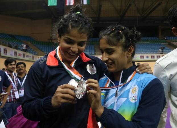 Sakshi Malik and Vinesh Phogat sakshi malik, vinesh phogat