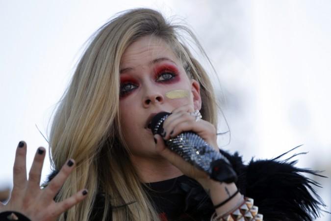 Avril Lavigne Appears Completely Stripped On The Cover Of Head Above Water Picture Ibtimes India