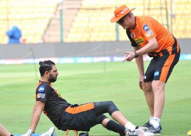Yuvraj Singh and SRH coach Tom Moody Yuvraj Singh, Tom Moody, SRH, KKR, IPL 2017