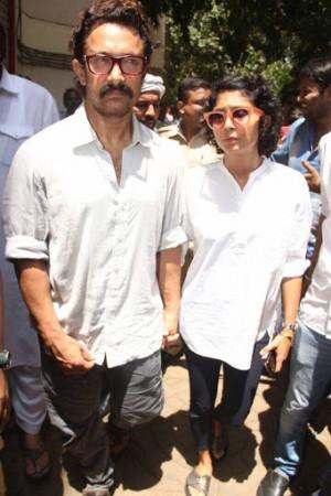 Aamir Khan and Kiran Rao at Reema Lagoo's funeral Aamir Khan and Kiran Rao at Reema Lagoo's funeral