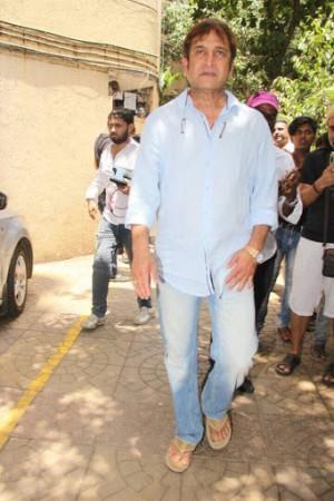 Mahesh Manjrekar at Reema Lagoo funeral Mahesh Manjrekar at Reema Lagoo funeral