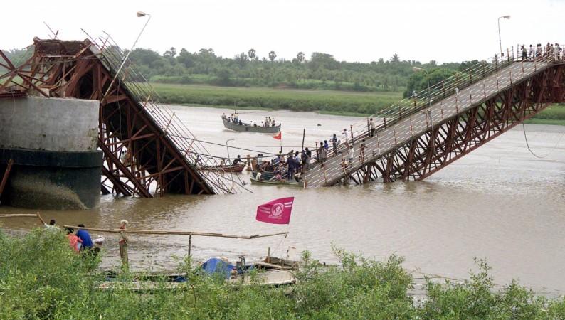 bridge collapse