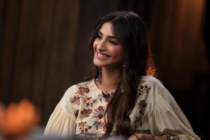 A glimpse of Sonam Kapoor on Famously Filmare Sonam Kapoor