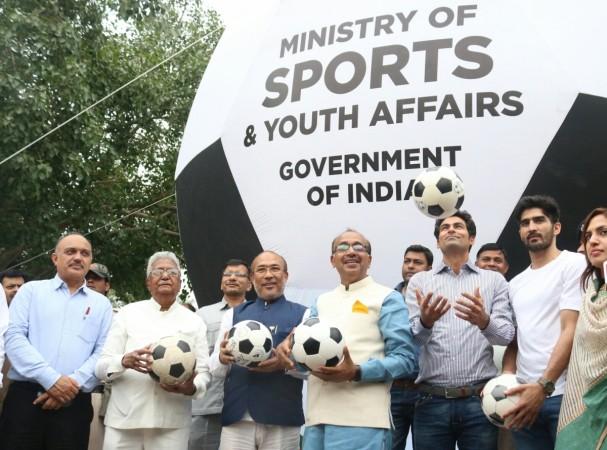 Former Minister of State for Youth Affairs and Sport Vijay Goel, Manipur Chief Minister N Biren Singh, former India cricketer Mohammad Kaif and Indian professional boxer Vijender Singh at the installation of a big size Football Balloon in the park of Inner Circle of Connaught Place to promote the FIFA Under-17 World Cup in New Delhi on May 19, 2017 fifa u17 world cup, indian football