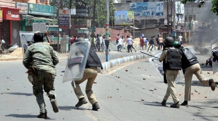Clash between police and Muslim protesters in Jharkhand Clash between police and Muslim protesters in Jharkhand