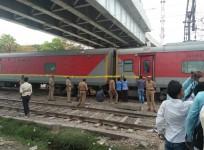 Lokmanya Tilak Superfast Express derailment
