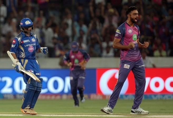 Jaydev Unadkat celebrates the wicket of Parthiv Patel, May 21, 2017 Jaydev Unadkat, RPS, Parthiv Patel, Mumbai Indians, IPL 2017 final