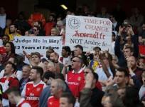 Arsenal, fans, Arsene Wenger, banners, Everton