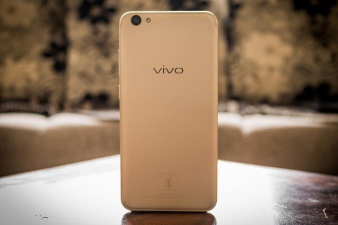 The Vivo V5s' metal construction and matte-finish back give it a neat look. Vivo V5s review