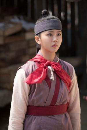 Will Han Ga Eun meet the chief peddler? Ruler: Master Of The Mask
